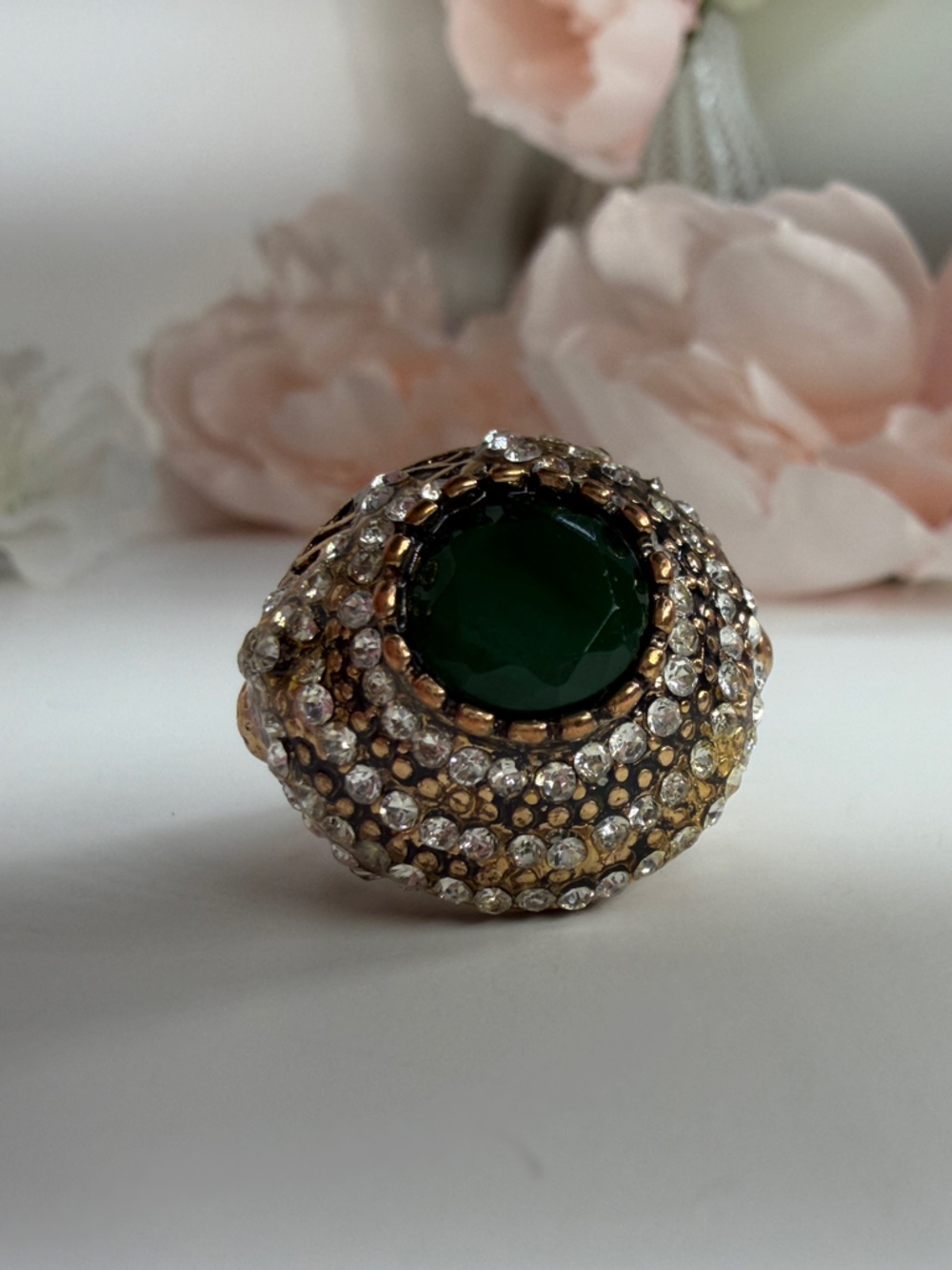 Vintage  ring Gold-Tone with Deep Green Center and Crystal Accents 7